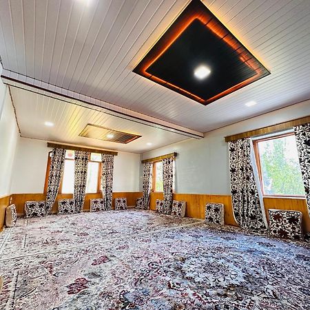 Sheen Homestay Gulmarg Exterior photo