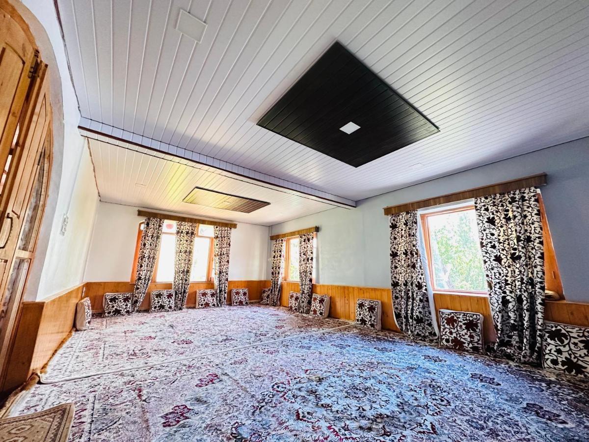 Sheen Homestay Gulmarg Exterior photo